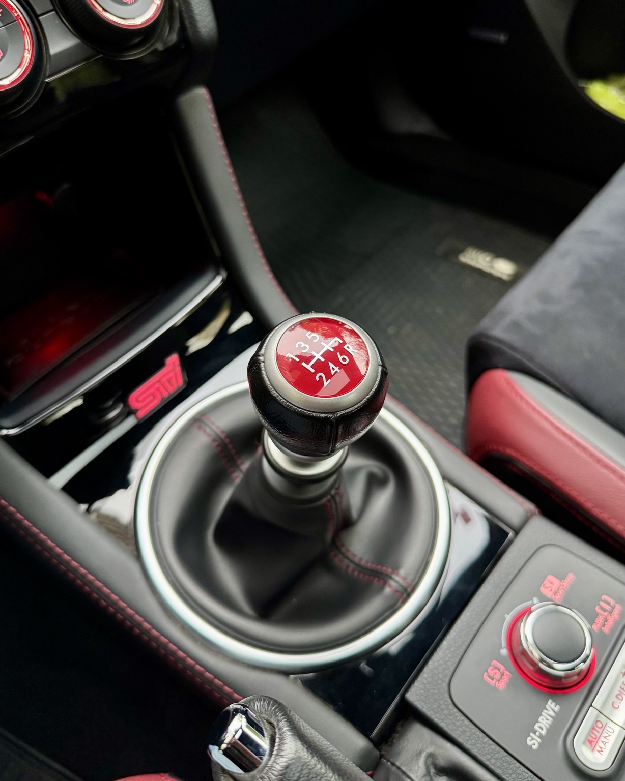 Detalle interior de Subaru STI